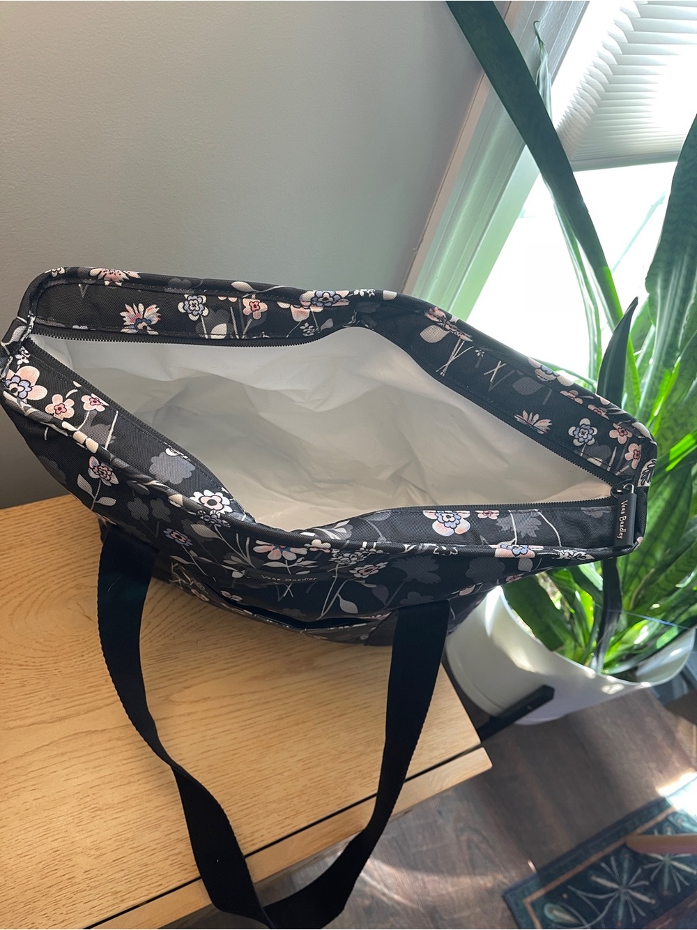 Vera Bradley Large Insulated Cooler Tote - Picture 4 of 7